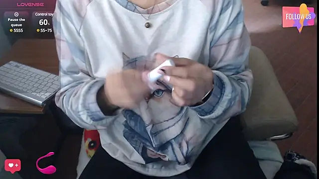 Snapshot of Sexyqueen_mature_ chatting on 03-08-25, 12:52 Sexyqueen mature  online show from 03-08-25, 12:52