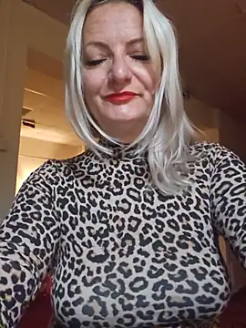 Snapshot of LadyTouch chatting on 05-18-26, 12:18 LadyTouch online show from 05-18-26, 12:18