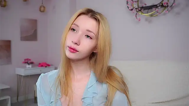 SunnivaCovil online show from 03-04-26, 03:07