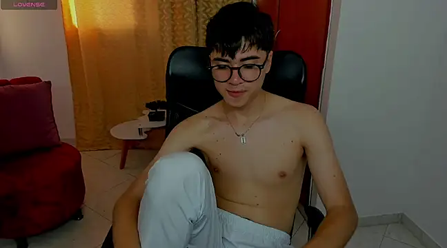 Snapshot of liam_orion chatting on 02-20-25, 10:04 liam orion online show from 02-20-25, 10:04