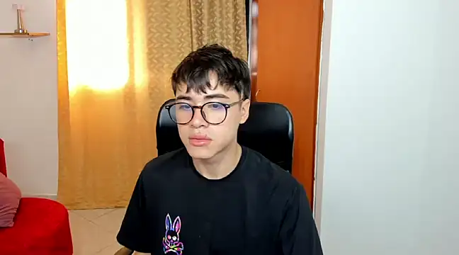 Snapshot of liam_orion chatting on 02-25-25, 06:42 liam orion online show from 02-25-25, 06:42