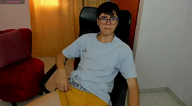 Snapshot of liam_orion chatting on 02-26-25, 06:54 liam orion online show from 02-26-25, 06:54