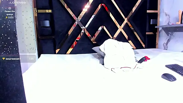 Snapshot of zara_smitt chatting on 05-15-26, 11:50 zara smitt online show from 05-15-26, 11:50