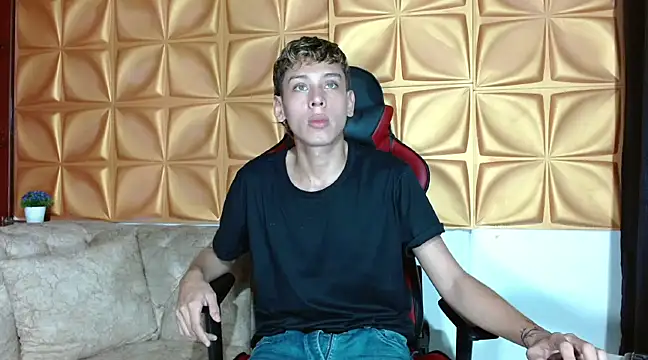 Snapshot of Noahoconor chatting on 02-20-25, 10:48 Noahoconor online show from 02-20-25, 10:48