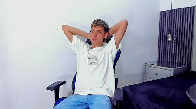 Snapshot of Noahoconor chatting on 03-04-25, 10:38 Noahoconor online show from 03-04-25, 10:38