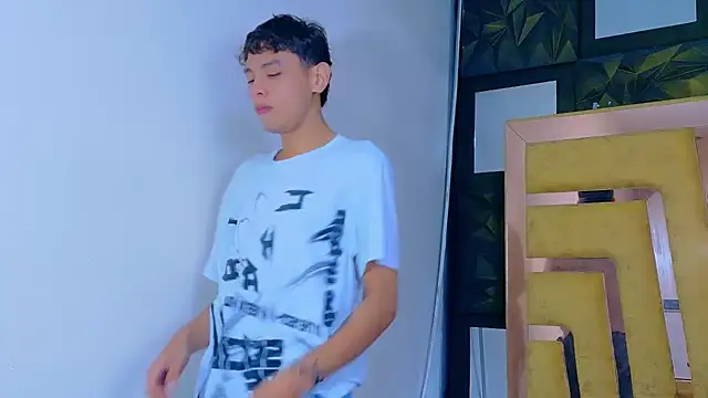 Snapshot of Noahoconor chatting on 12-05-25, 01:52 Noahoconor online show from 12-05-25, 01:52