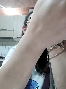 Dolcecurvy online show from 10-25-25, 10:04