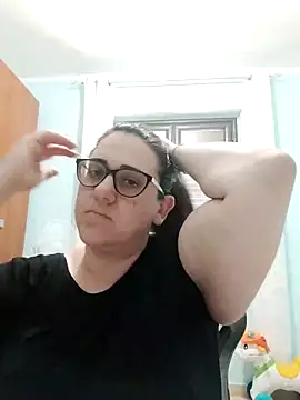 Snapshot of Dolcecurvy chatting on 06-21-26, 01:46 Dolcecurvy online show from 06-21-26, 01:46