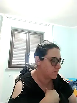 Snapshot of Dolcecurvy chatting on 06-26-26, 12:53 Dolcecurvy online show from 06-26-26, 12:53