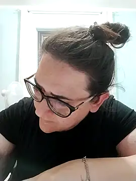 Snapshot of Dolcecurvy chatting on 07-19-26, 02:43 Dolcecurvy online show from 07-19-26, 02:43