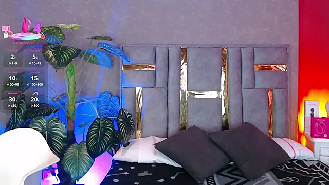 Tyla Ks online show from 12-19-25, 07:43