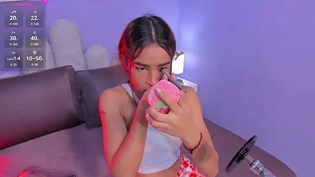 Snapshot of honey_sofii_ chatting on 05-30-26, 11:40 honey sofii online show from 05-30-26, 11:40