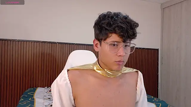 Snapshot of Raiden__Boy chatting on 02-26-25, 09:05 Raiden Boy online show from 02-26-25, 09:05