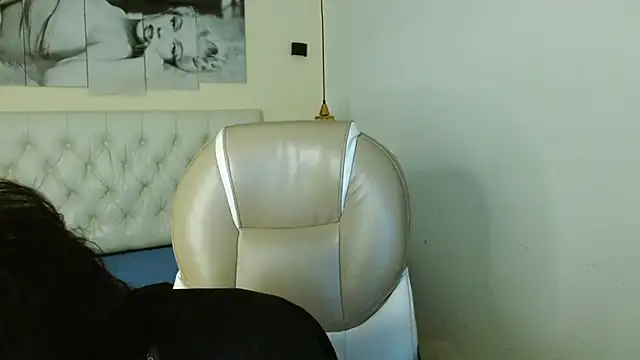 Snapshot of RyanKing19 chatting on 02-25-25, 04:53 RyanKing19 online show from 02-25-25, 04:53
