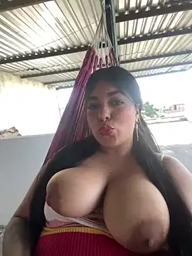 Snapshot of _SARA_69 chatting on 04-30-26, 12:44 SARA 69 online show from 04-30-26, 12:44