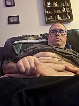 Snapshot of Smallone327 chatting on 03-20-25, 03:34 Smallone327 online show from 03-20-25, 03:34