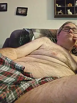 Snapshot of Smallone327 chatting on 11-23-25, 05:07 Smallone327 online show from 11-23-25, 05:07