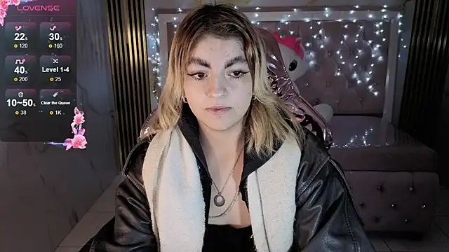 lili conor s online show from 11-13-25, 03:16