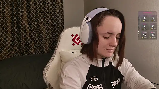 Luna Loveee online show from 11-13-25, 03:49