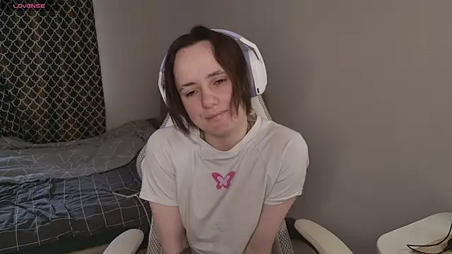 Luna Loveee online show from 04-14-26, 04:18