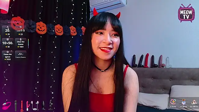 miyakimi0101 online show from 10-28-25, 12:47