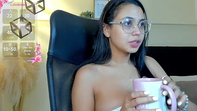 Lucia Brown  online show from 06-13-26, 12:52
