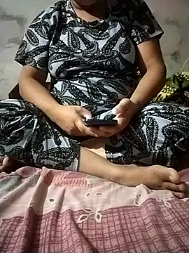 sharnjit299 online show from 09-11-25, 05:24