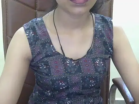 Snapshot of Cute_Pihu01 chatting on 10-02-25, 06:04 Cute Pihu01 online show from 10-02-25, 06:04