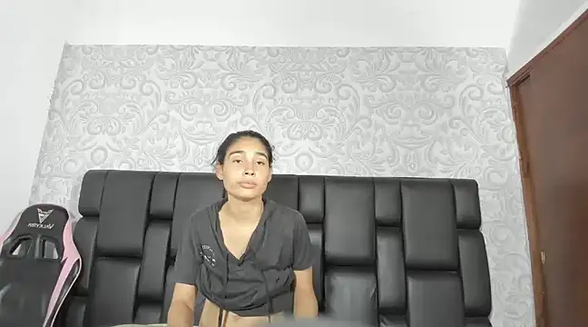 Snapshot of ElizaAndQuisha chatting on 03-12-25, 03:51 ElizaAndQuisha online show from 03-12-25, 03:51