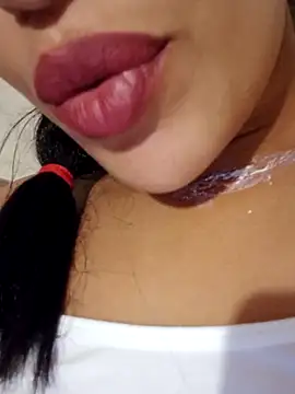 Sexlove1xo online show from 11-06-25, 03:24