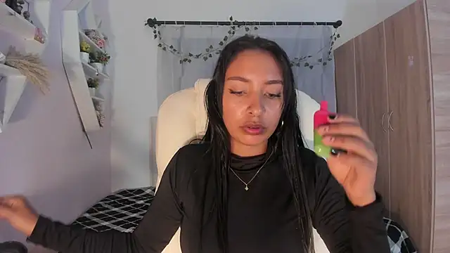 Emma lorense22 online show from 11-13-25, 07:02