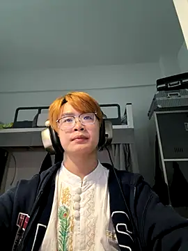 Snapshot of Anson0722 chatting on 10-11-25, 08:02 Anson0722 online show from 10-11-25, 08:02