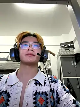 Snapshot of Anson0722 chatting on 10-13-25, 12:49 Anson0722 online show from 10-13-25, 12:49