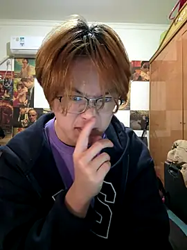 Snapshot of Anson0722 chatting on 10-31-25, 12:17 Anson0722 online show from 10-31-25, 12:17