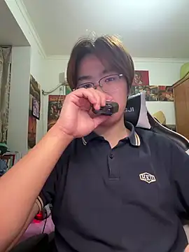 Snapshot of Anson0722 chatting on 06-09-26, 01:45 Anson0722 online show from 06-09-26, 01:45