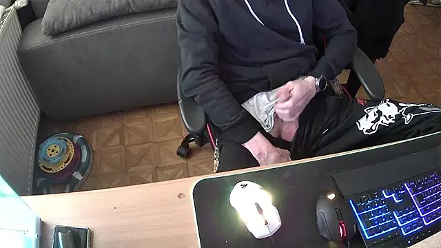 DerGeileLoveboy online show from 10-22-25, 09:53