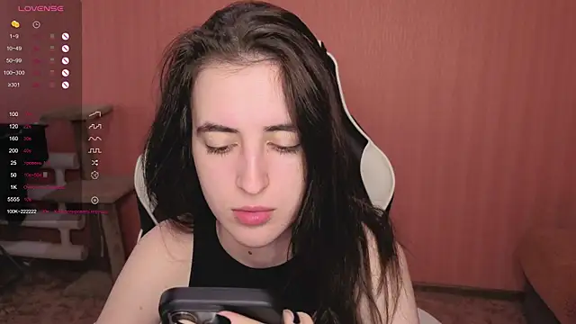 Snapshot of reaiss chatting on 10-17-25, 03:31 reaiss online show from 10-17-25, 03:31