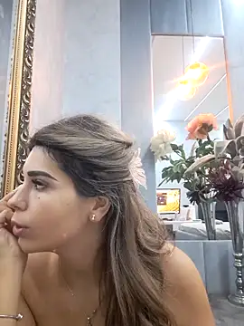 Snapshot of Bella_Posh chatting on 10-20-25, 04:35 Bella Posh online show from 10-20-25, 04:35