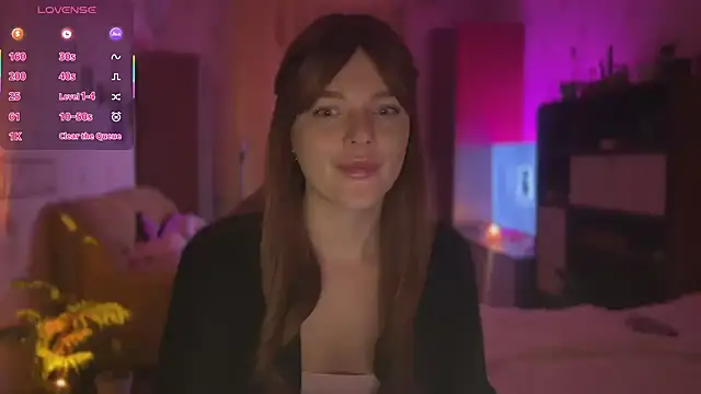 Snapshot of CherryRed_Girl chatting on 11-25-25, 10:21 CherryRed Girl online show from 11-25-25, 10:21