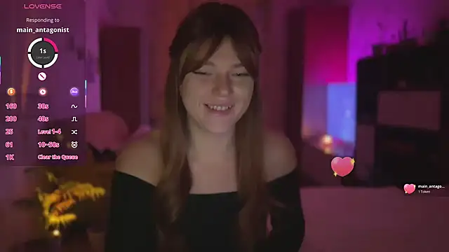 Snapshot of CherryRed_Girl chatting on 11-27-25, 08:11 CherryRed Girl online show from 11-27-25, 08:11