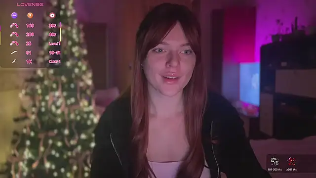 Snapshot of CherryRed_Girl chatting on 12-13-25, 11:32 CherryRed Girl online show from 12-13-25, 11:32