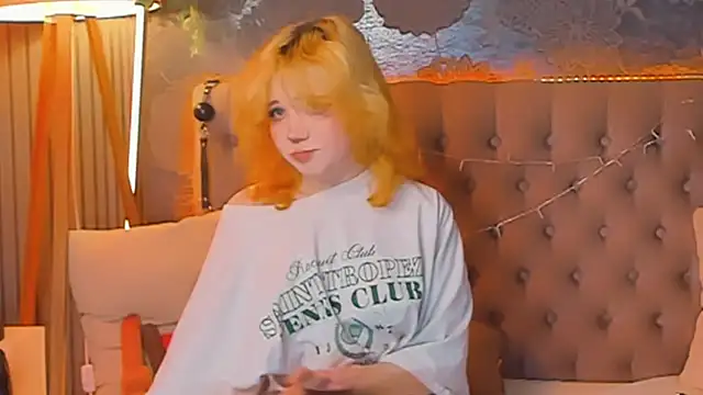 EmilyAngells online show from 04-27-26, 06:22