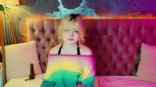EmilyAngells online show from 05-26-26, 07:26