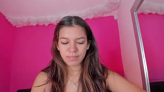 Snapshot of violett_24_ chatting on 03-08-25, 12:09 violett 24 online show from 03-08-25, 12:09