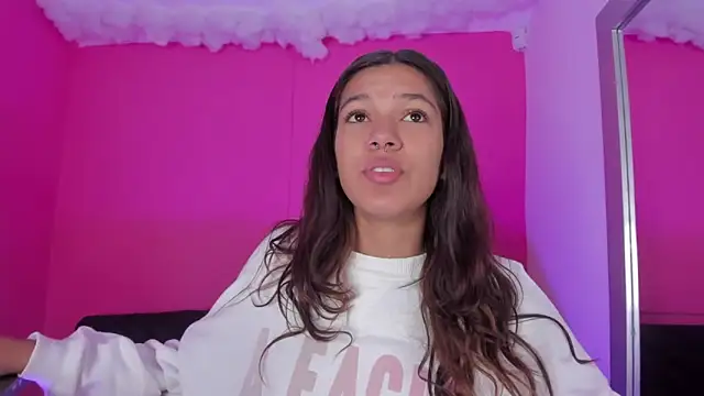 Snapshot of violett_24_ chatting on 03-15-25, 12:56 violett 24 online show from 03-15-25, 12:56