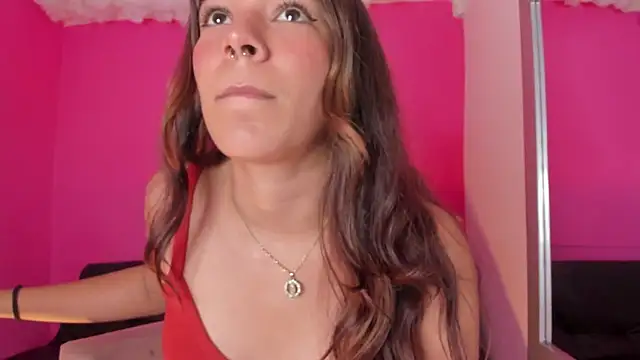 Snapshot of violett_24_ chatting on 03-19-25, 07:06 violett 24 online show from 03-19-25, 07:06