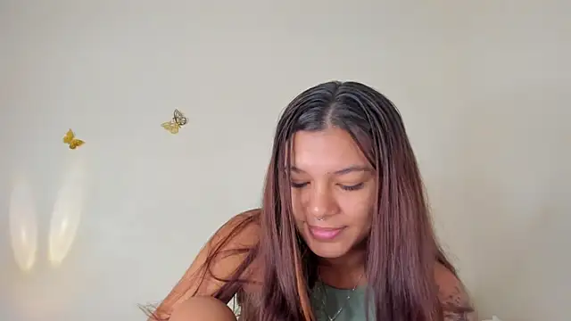 Snapshot of violett_24_ chatting on 09-21-25, 12:34 violett 24 online show from 09-21-25, 12:34