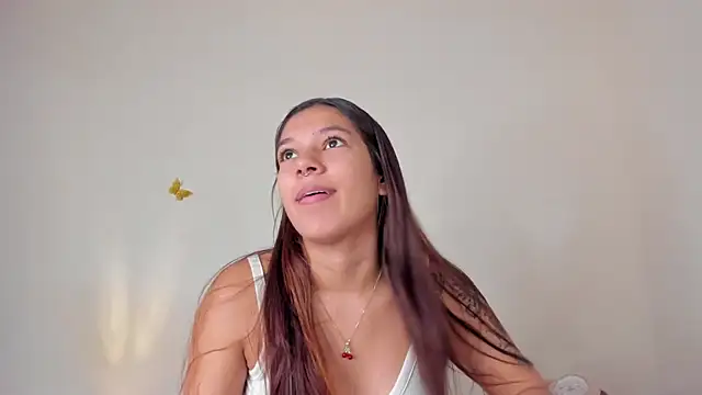 Snapshot of violett_24_ chatting on 10-04-25, 07:12 violett 24 online show from 10-04-25, 07:12