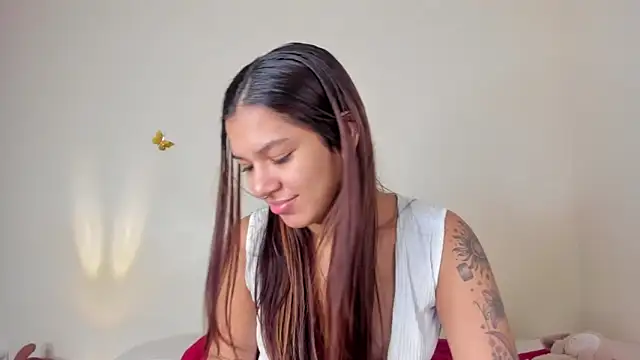 Snapshot of violett_24_ chatting on 10-11-25, 11:47 violett 24 online show from 10-11-25, 11:47