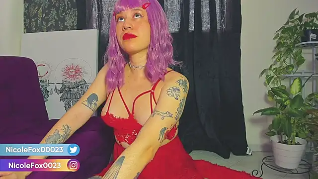 NicoleFox23  online show from 03-11-25, 06:52